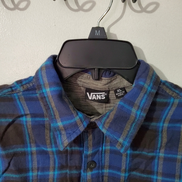 VANS, Boys Plaid Button up Double Layer Shirt. NWT - Picture 2 of 10